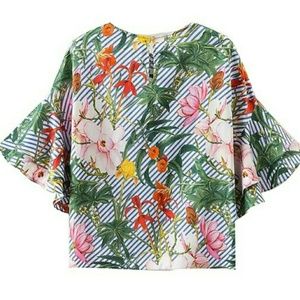 NEW ! Flower Top as seen in @upcloseandstylish